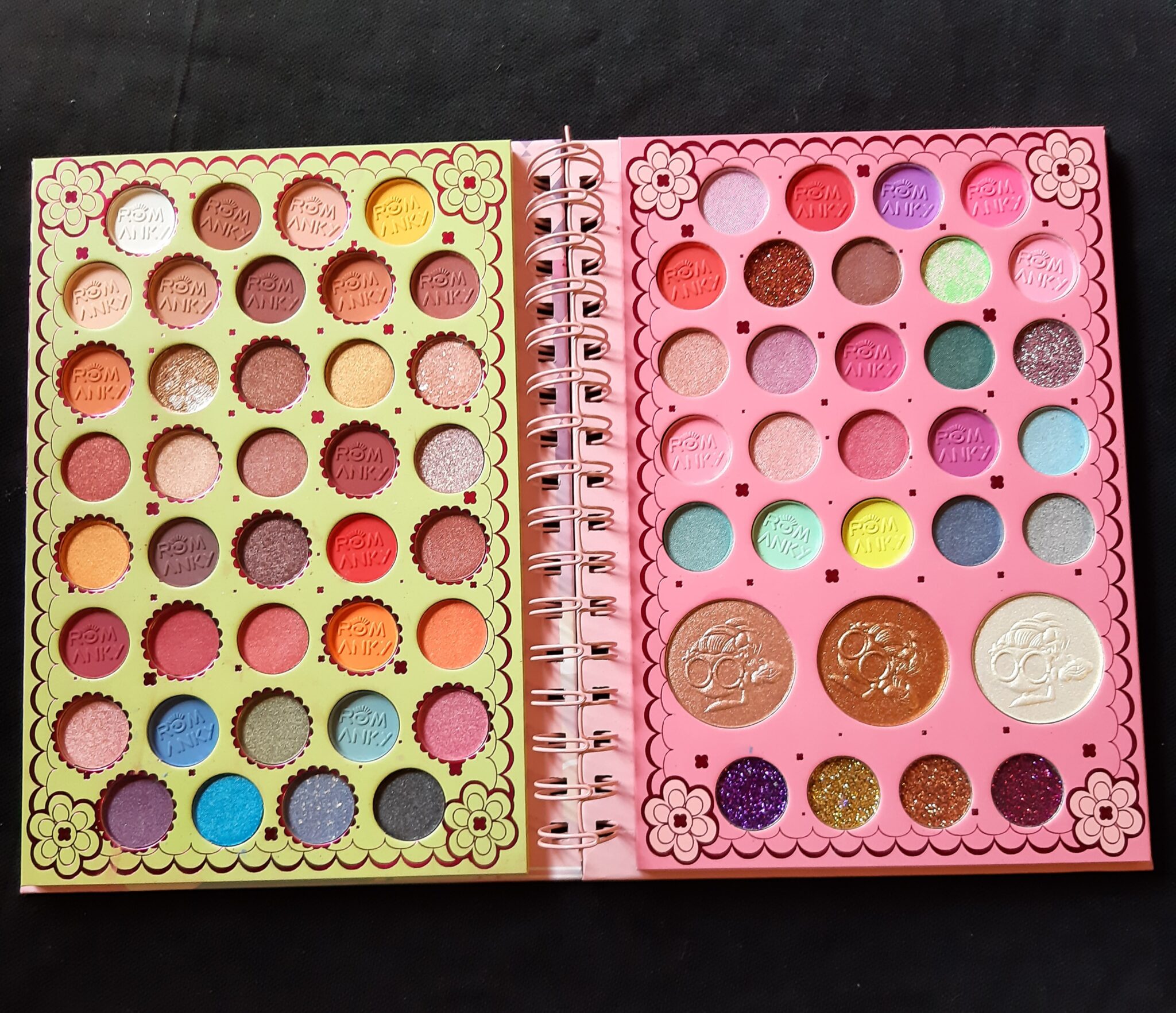 Colour Fashion Make-up Book – alternate view